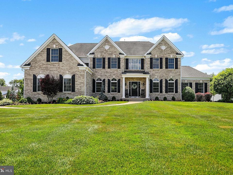 1st image of 104 Tuscan Ln