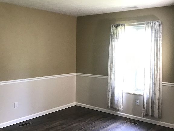 3rd image of 3849 Winthrop Dr