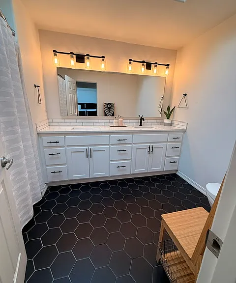 301 SW Howard Dr — Photo 9