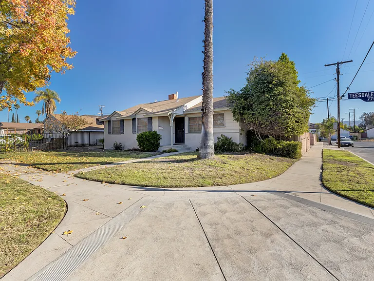 7716 Teesdale Ave — Photo 26