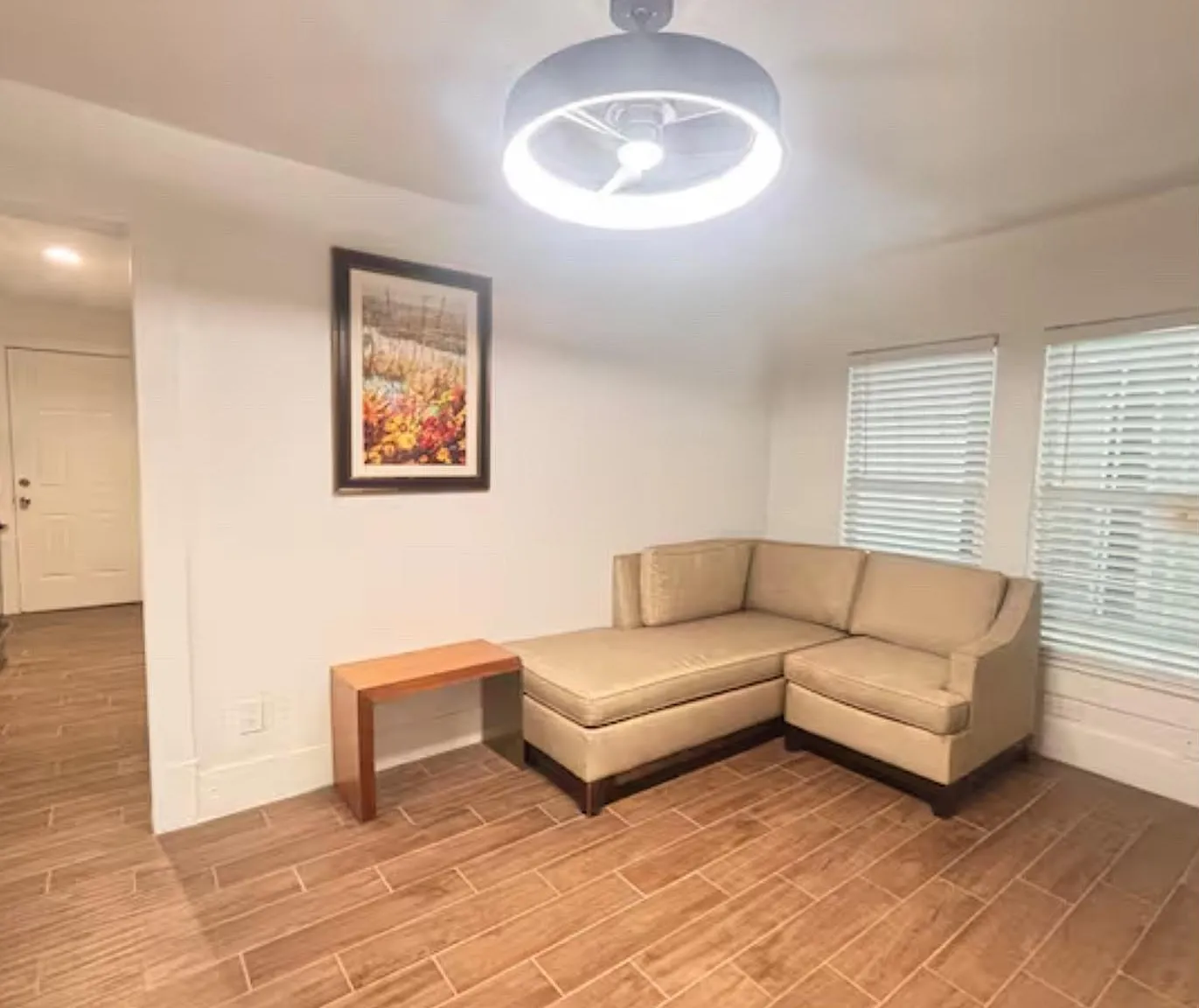 2 bed, 1.0 bath, 704 sqft, $1,400 — Photo 2