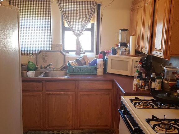 2nd image of 1325 E Jefferson St