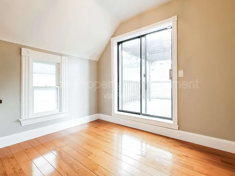 212 W Irvington Pl — Photo 16