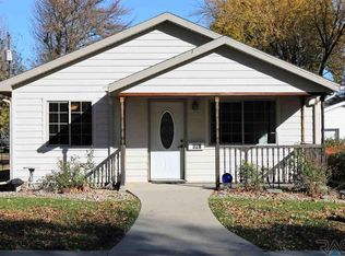 328 W 4th St, Canton, SD 57013