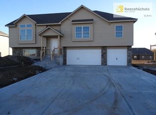 106 SW Sun Garden St, Blue Springs, MO 64064