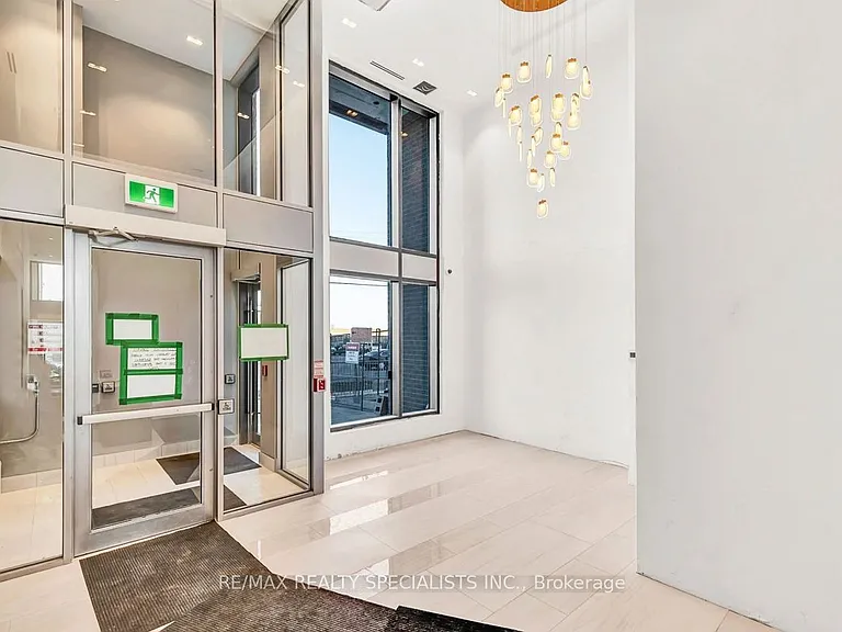 2782 Barton St E #702 — Photo 4