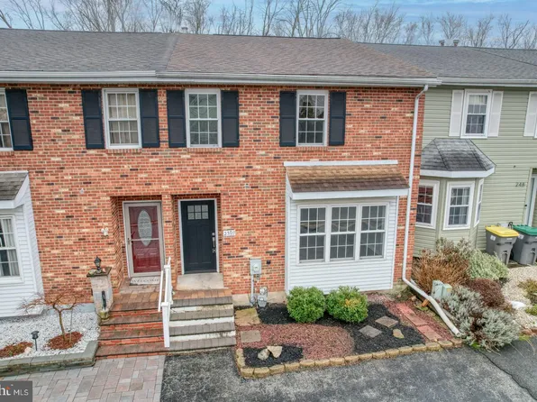 250 Green Ln, Newark, DE 19711