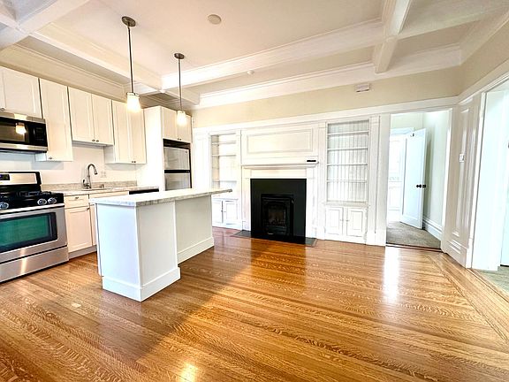 3rd image of 316-318 Maple St #318A