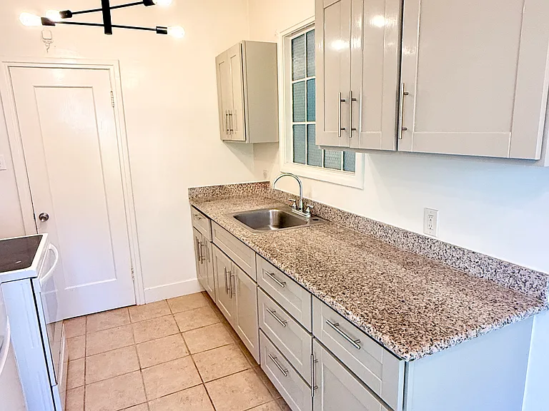 2555 Virginia St #307 — Photo 2