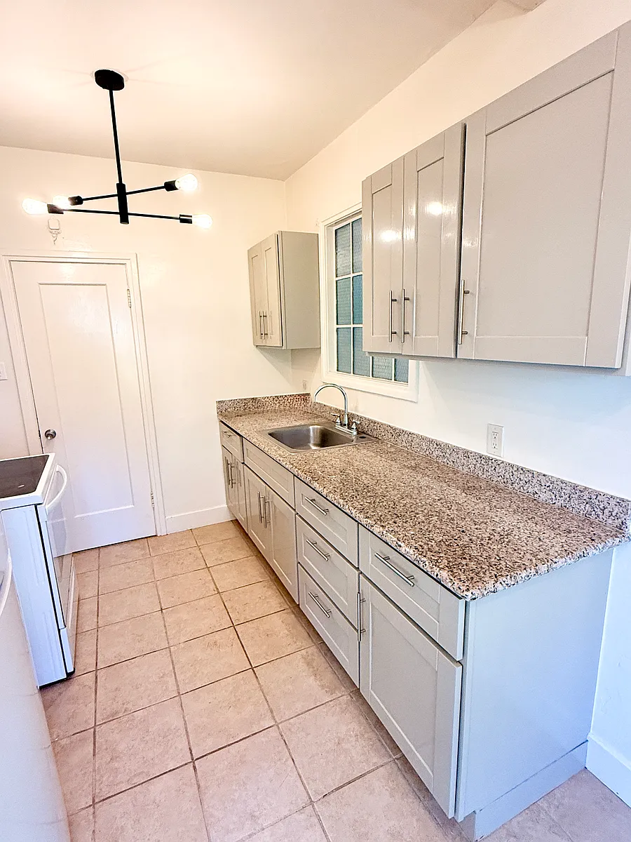 Building Photo - 2555 Virginia St #307