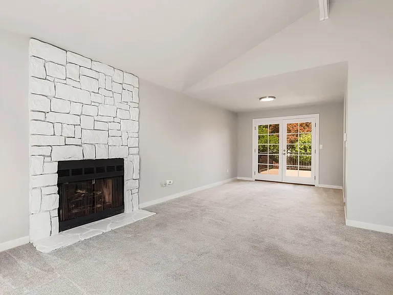 2206 SE 21st St — Photo 3