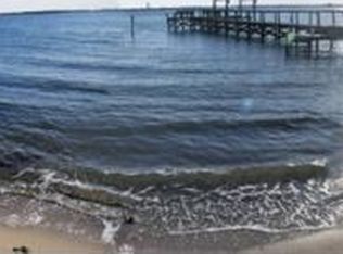3307 Evans St, Morehead City, NC 28557