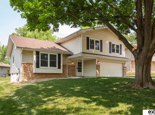 10228 M St, Omaha, NE 68127