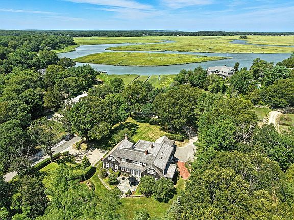 2nd image of 39 Bay Pond Rd