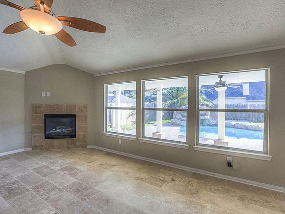 4th image of 32011 Decker Oaks Dr