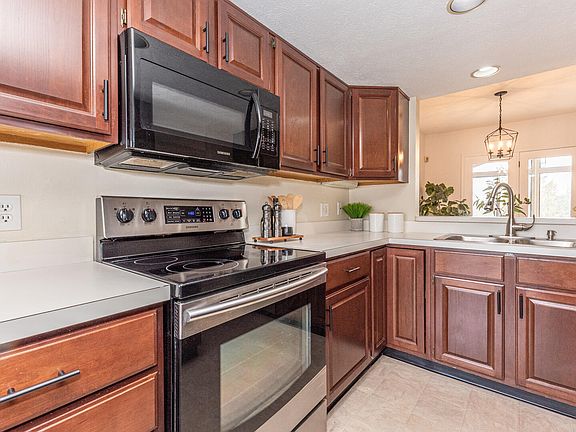 3rd image of 3463 Bent Trail Dr