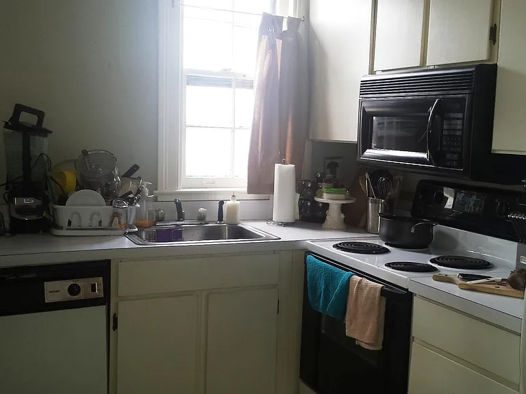 210 N Stafford Ave #9 — Photo 5