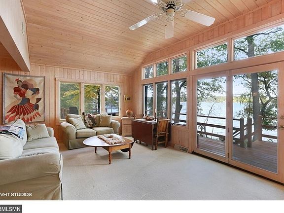3rd image of 1749 S Deer Lake Cir
