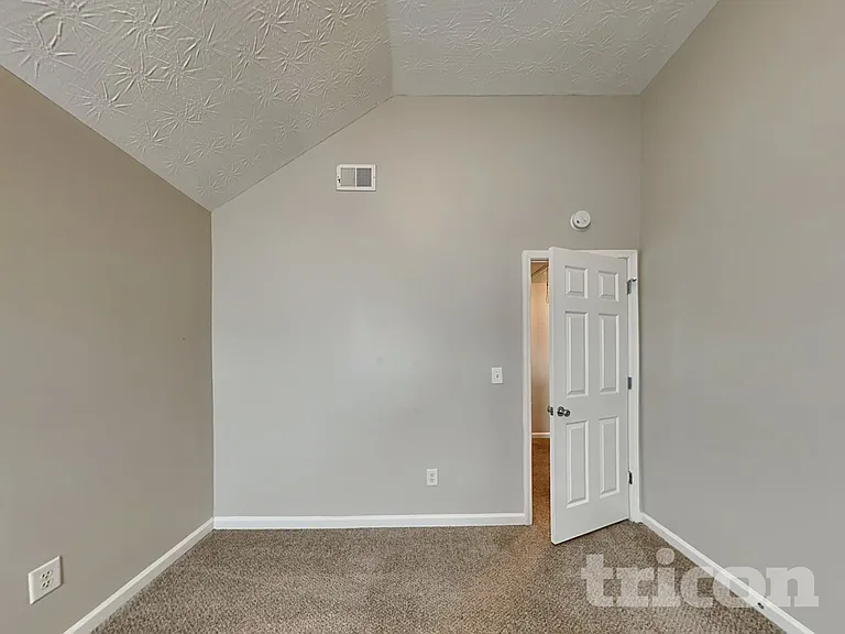 2408 Wood Bend Ln — Photo 13
