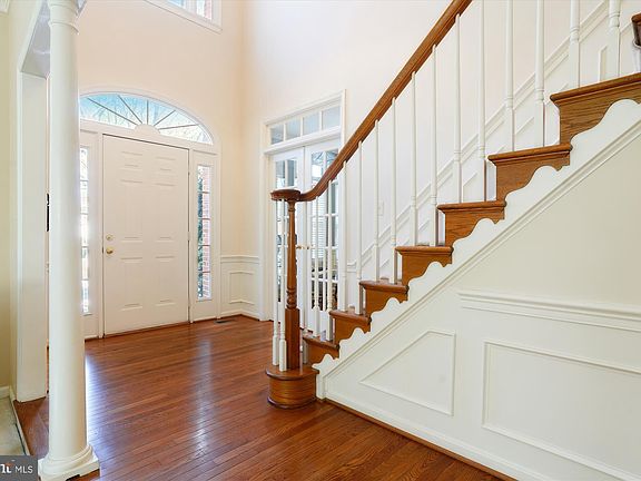 2nd image of 8307 Tabor Ln