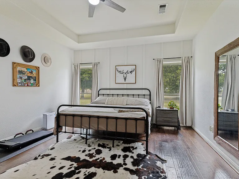 5584 Justine Pl — Photo 18