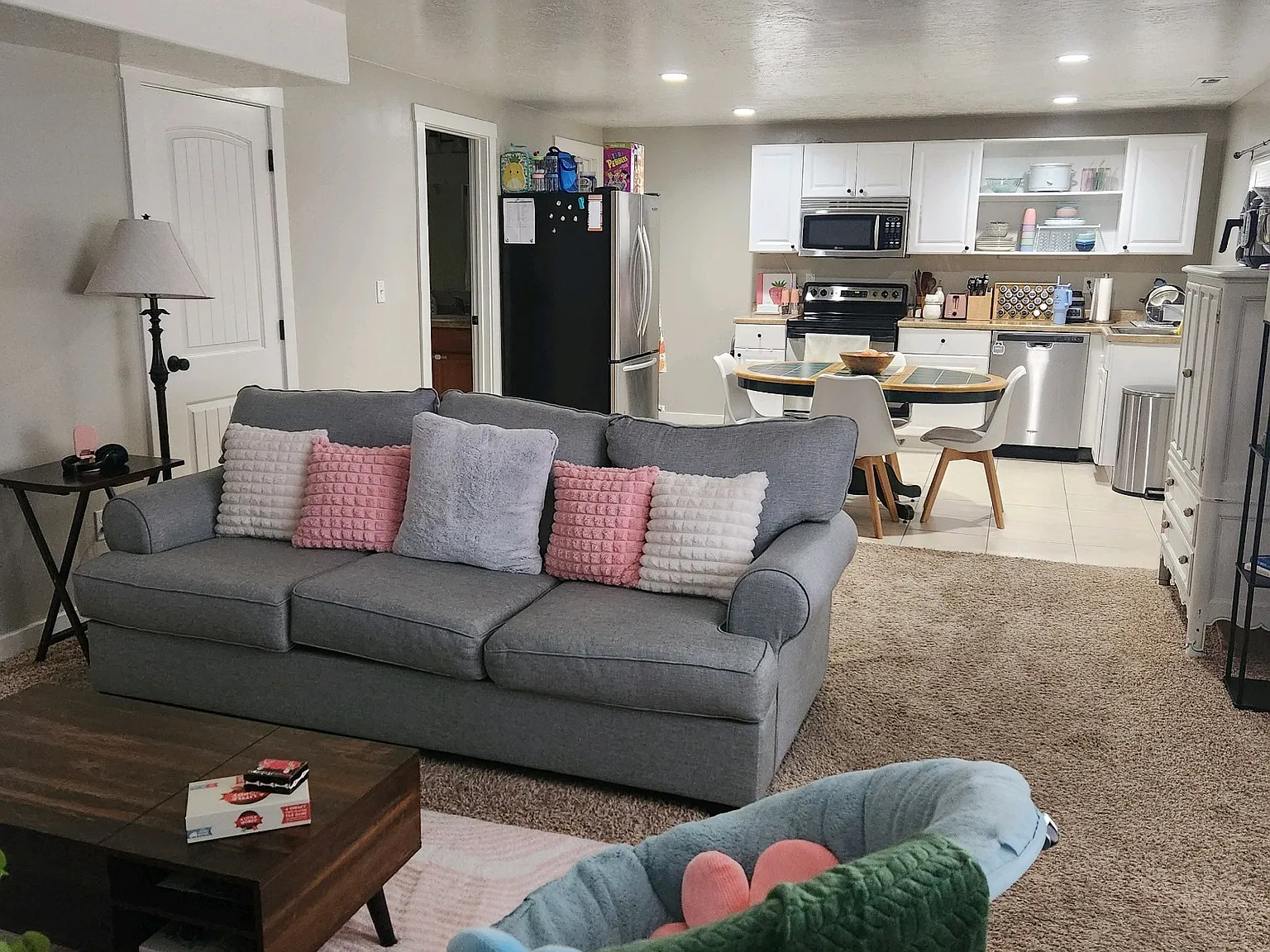 2 bed, 900 sqft, $1,250 — Photo 3