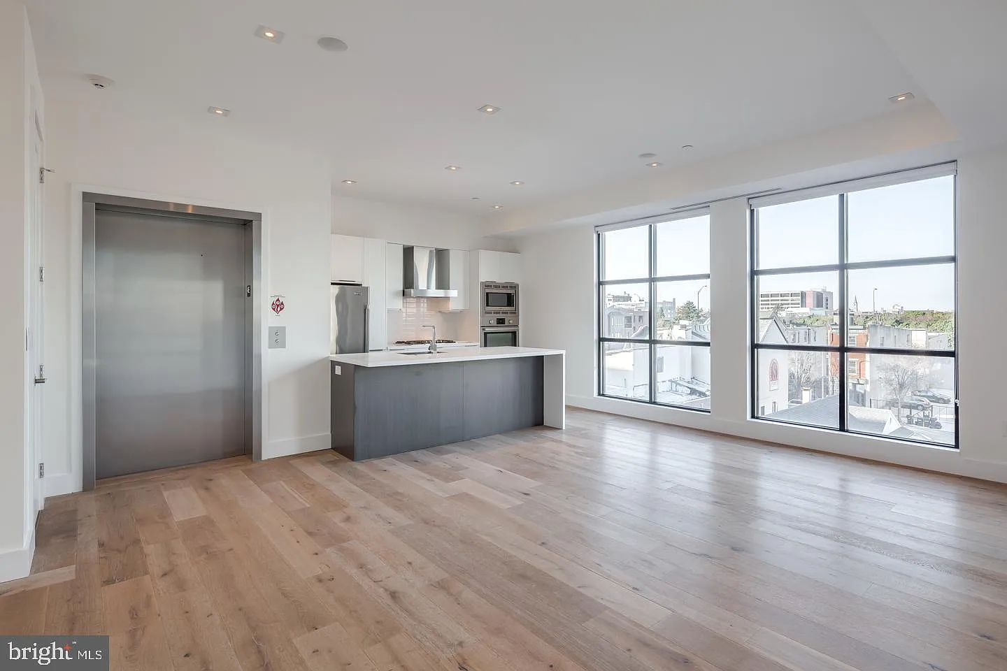 1 bed, 1.5 bath, $2,805 — Photo 1