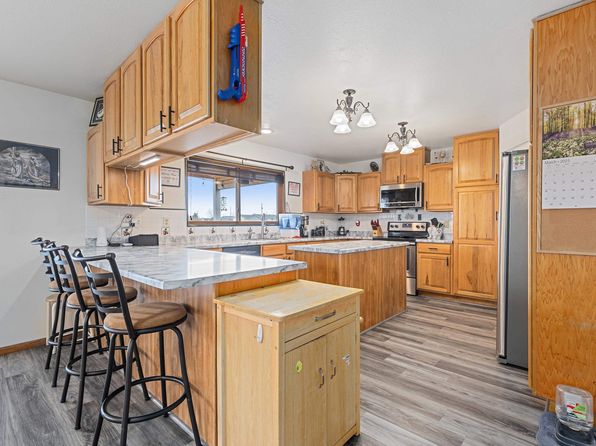 160 N 3rd St, Hermosa, SD 57744