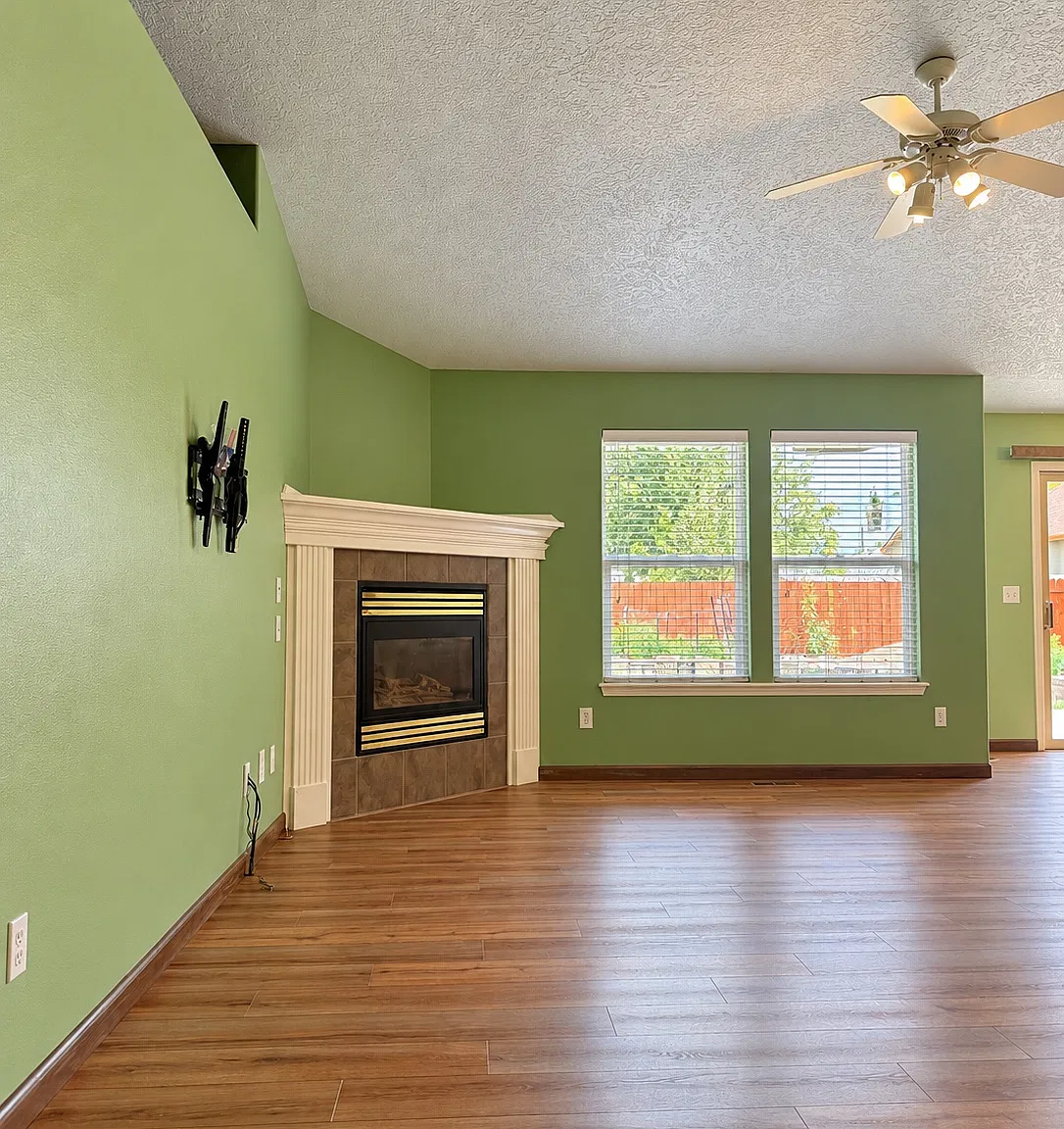 3 bed, 1703 sqft, $3,000 — Photo 4