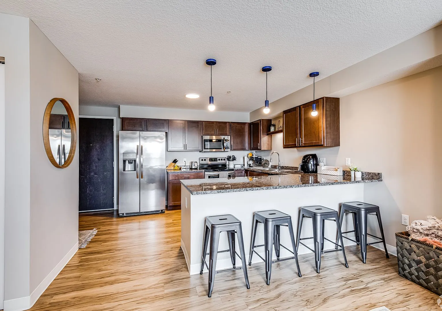 Marshall Suites — Photo 2
