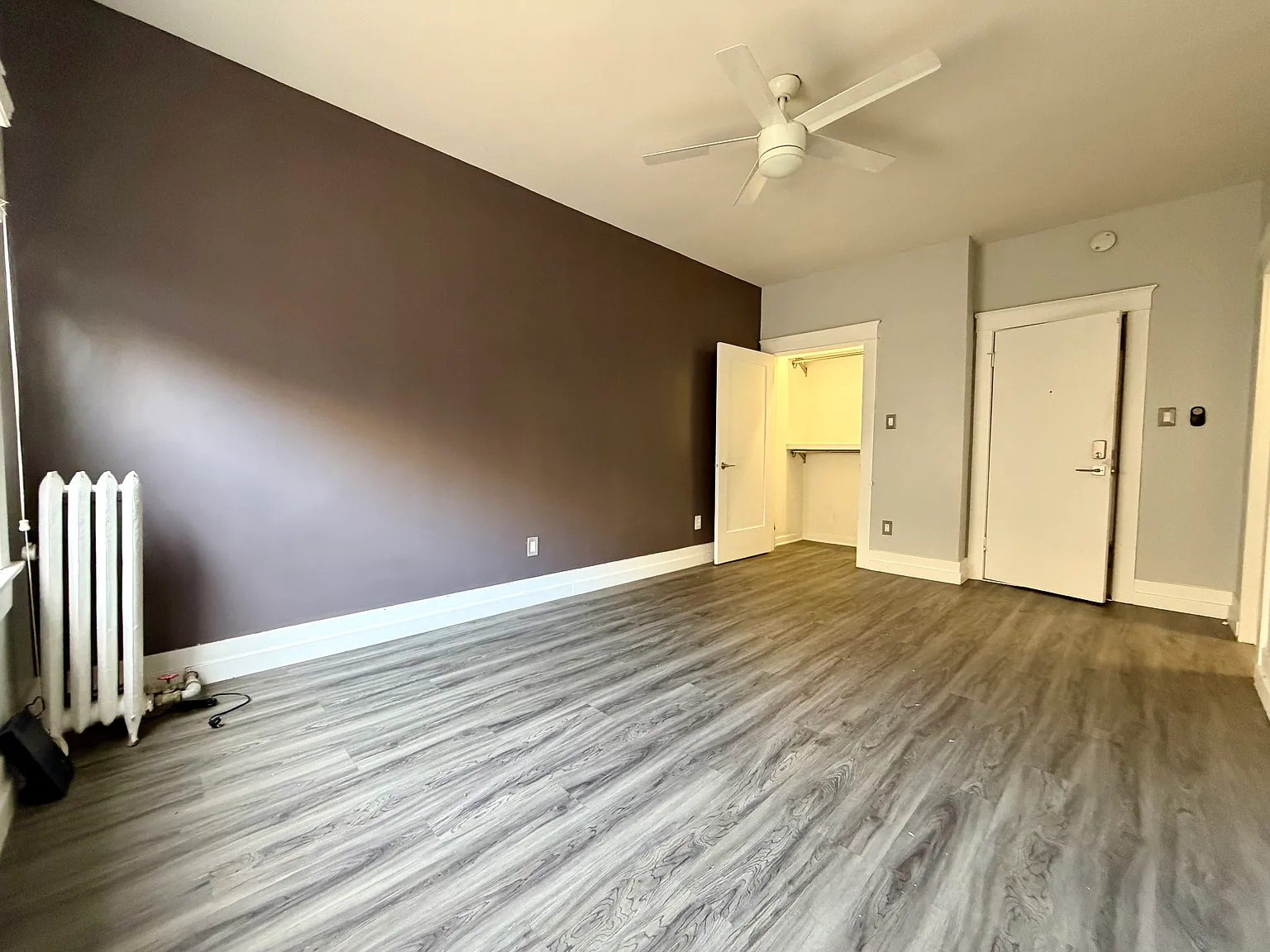 Studio, 400 sqft, $1,395 — Photo 3