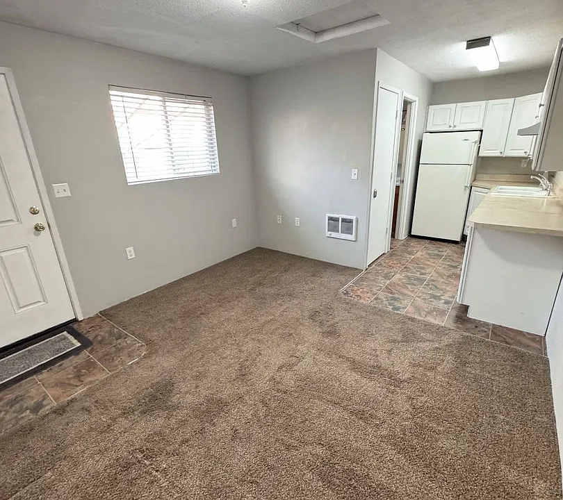 925 Laurel Ln #ADU