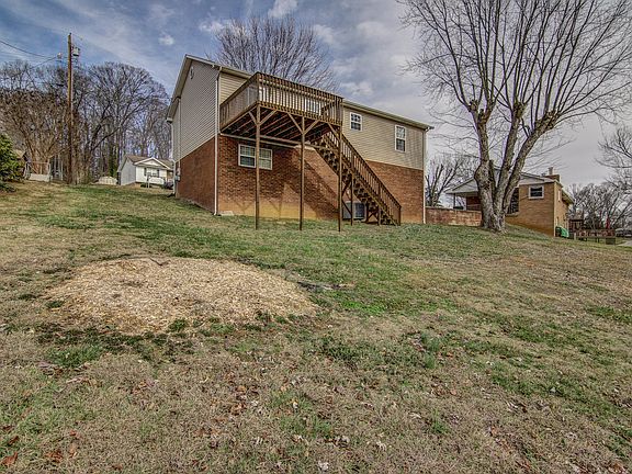 4th image of 319 Piercy St