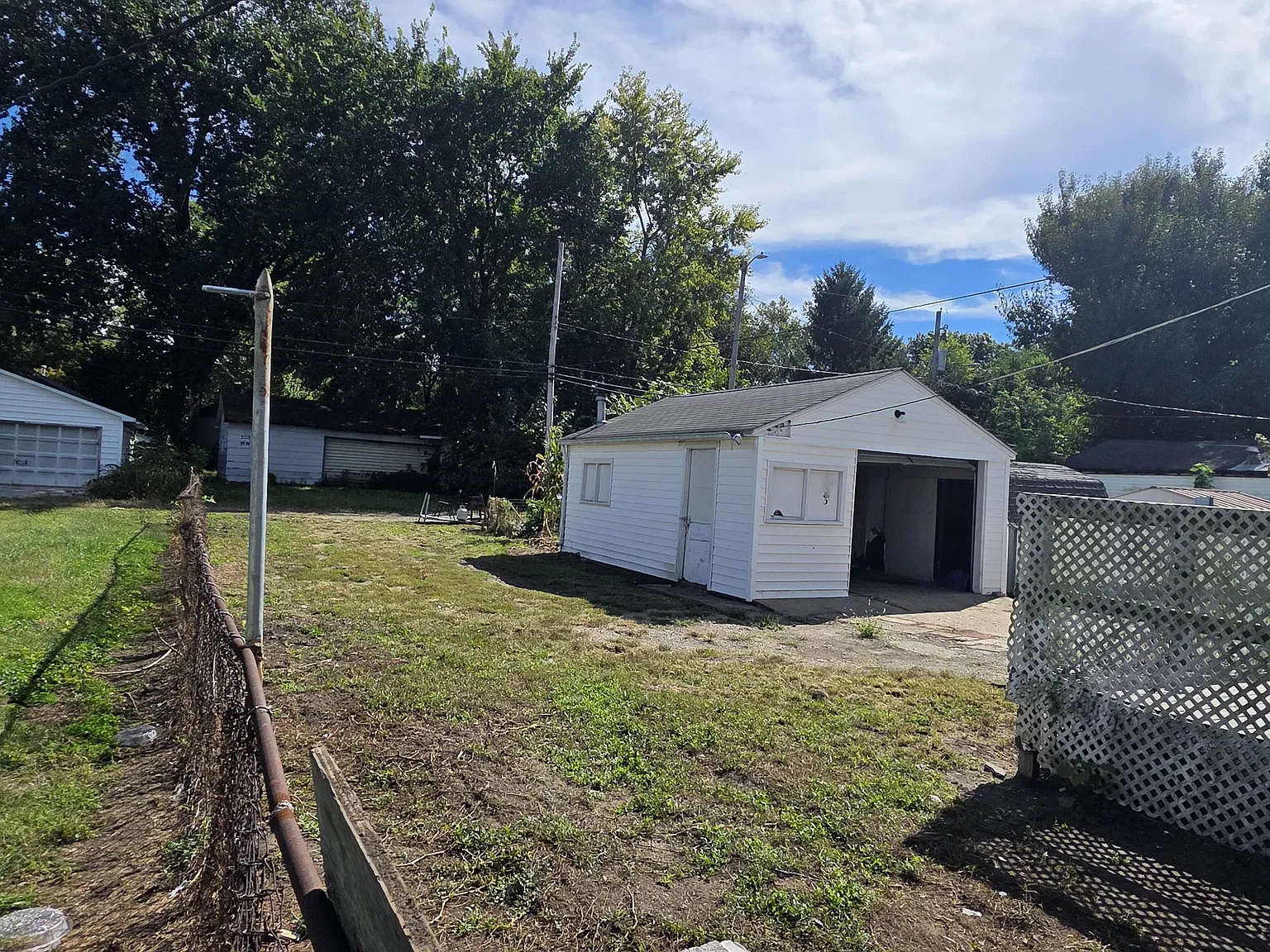 2 bed, 968 sqft, $925 — Photo 2