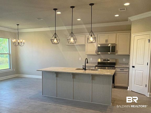 2nd image of 6834 Summerset Dr
