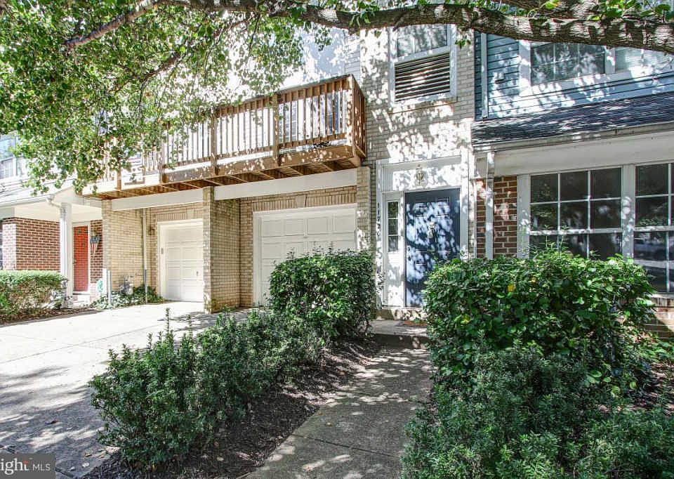 1st image of 11720 Rockaway Ln #106