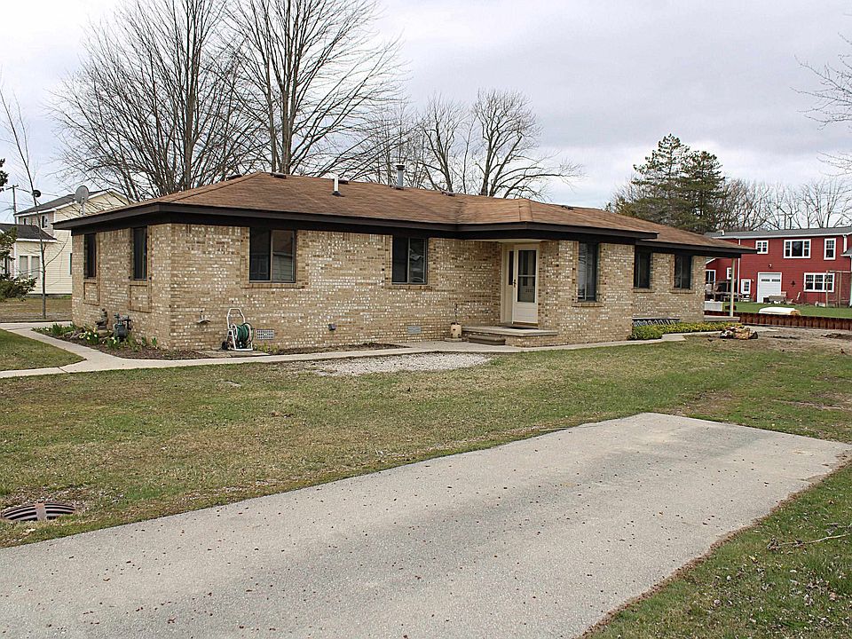 1st image of 2037 W Park Dr