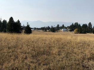 17 E Prospectors Dr, Cascade, ID 83611