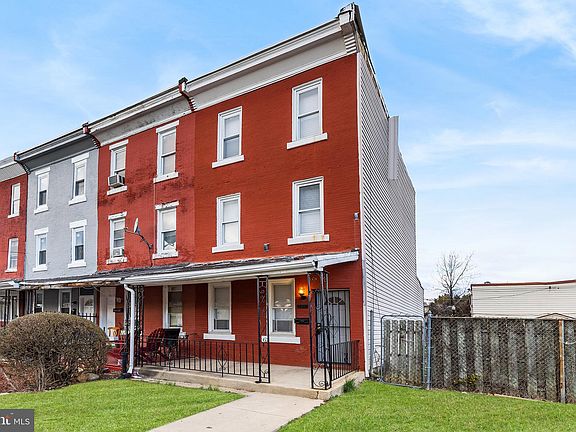 2nd image of 1527 W Bristol St