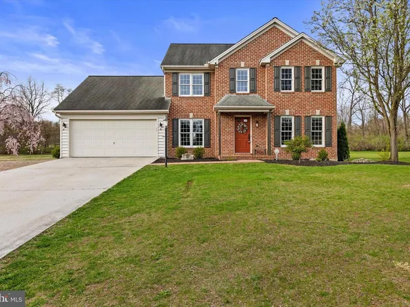 221 Putters Cir, Dillsburg, PA 17019