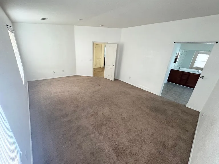44341 Camellia St — Photo 13