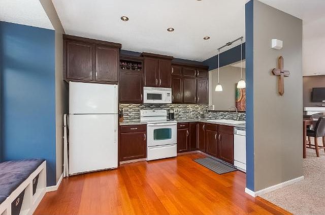 1st image of 7818 Old Carriage Ct