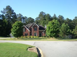 135 Woodmere Ln, Fayetteville, GA 30215