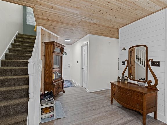 2nd image of 645 Riverside Dr