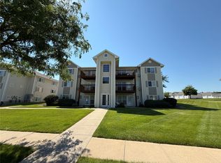 6615 Creekside Dr NE Unit 12, Cedar Rapids, IA 52402