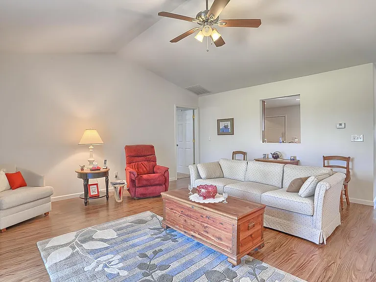 1213 Roberto Rd — Photo 8