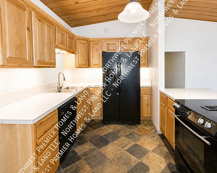 3070 NW Paul Benjamin Rd — Photo 2