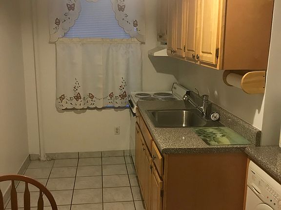 3rd image of 3122 42nd St APT 1
