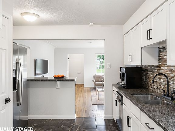 3rd image of 2085 S Saint Paul St