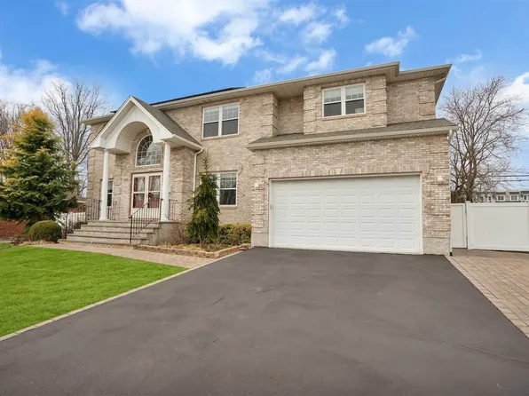 131 Seaman Road, Jericho, NY 11753